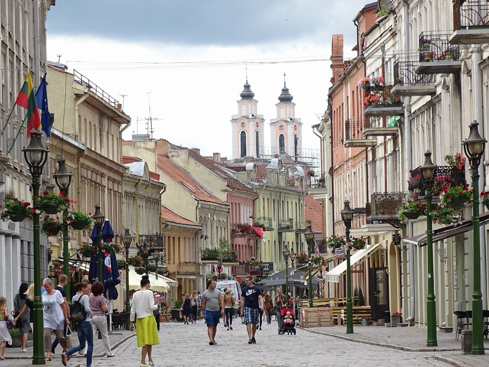 Kauno senamiesčio Vilniaus gatvė vasarą